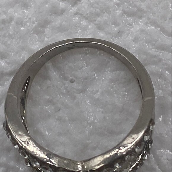 Silver Plated CZ Fashion Ring For Women Size 7 Elegant White Crystal Band - Picture 6 of 7